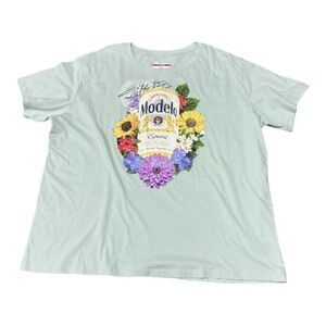 Modelo - NWT - Light Green T-Shirt with Floral Graphic